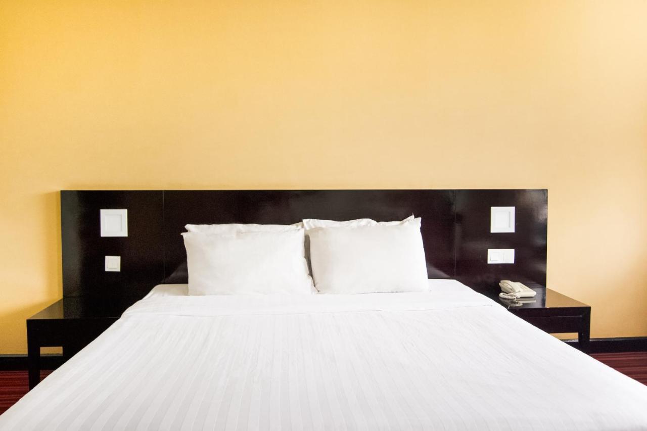 Oyo 89693 Perkasa Hotel Keningau Near Hospital Keningau Exteriér fotografie